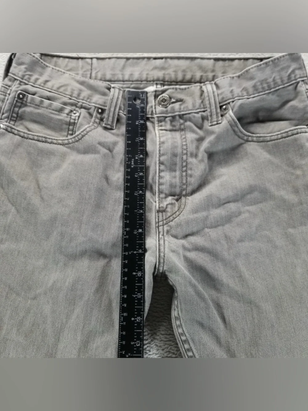 GAP Men's Slim Straight Jeans in Light Gray